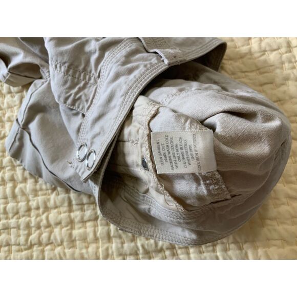 White House Black Market Khaki Shorts size 0 - Picture 3 of 11